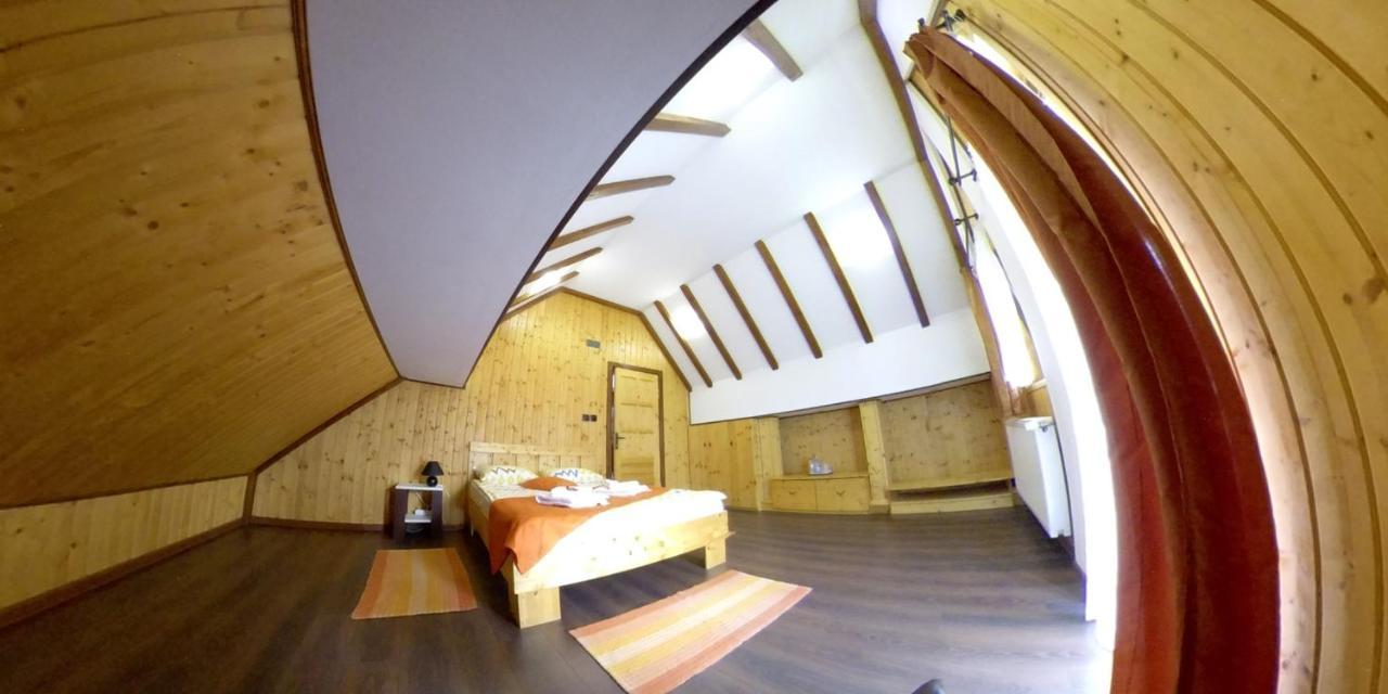 Mansarda Maradu Appartement Sinaia Kamer foto